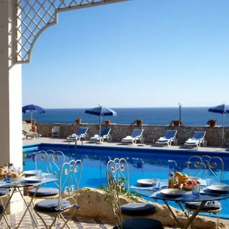 Piccolo 4* Castro (Lecce)