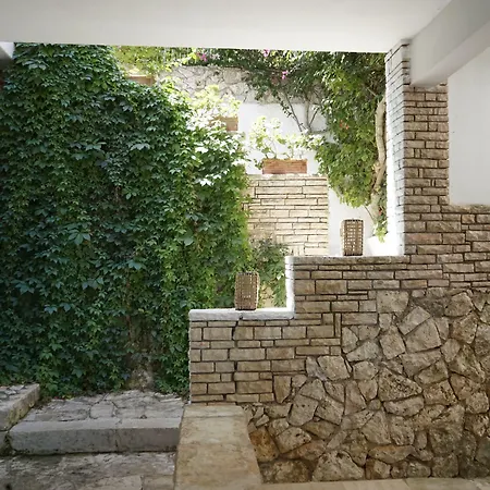 فندق بيكولو موندو Castro (Lecce)