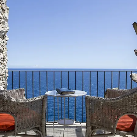 بيكولو موندو 4* Castro (Lecce)