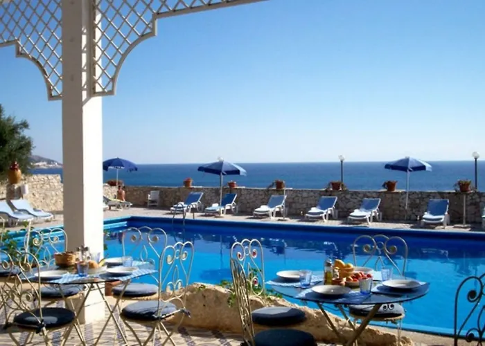 Piccolo 4* Castro (Lecce)